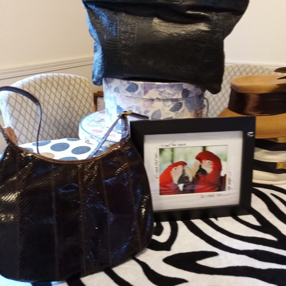 Purse's - Picture 3 of 3